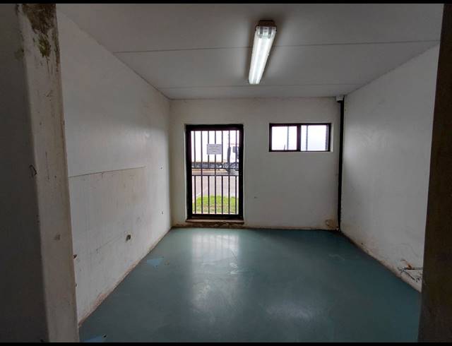 620M² WAREHOUSE TO LET IN CLAYVILLE